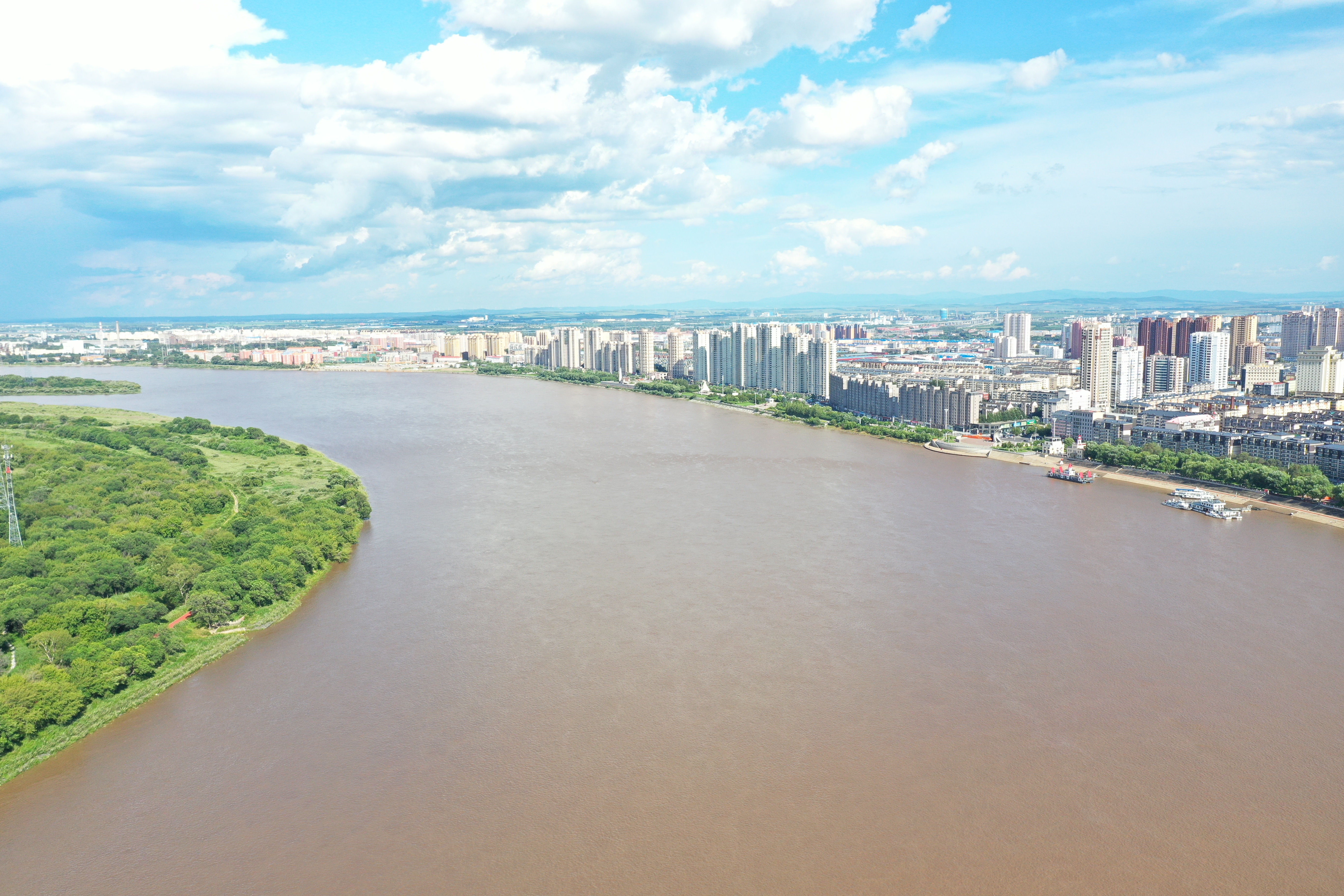 松花江畔佳木斯城市航拍