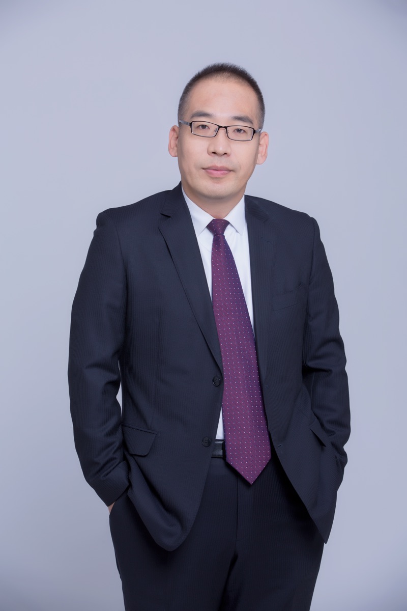 刘卫华律师照片